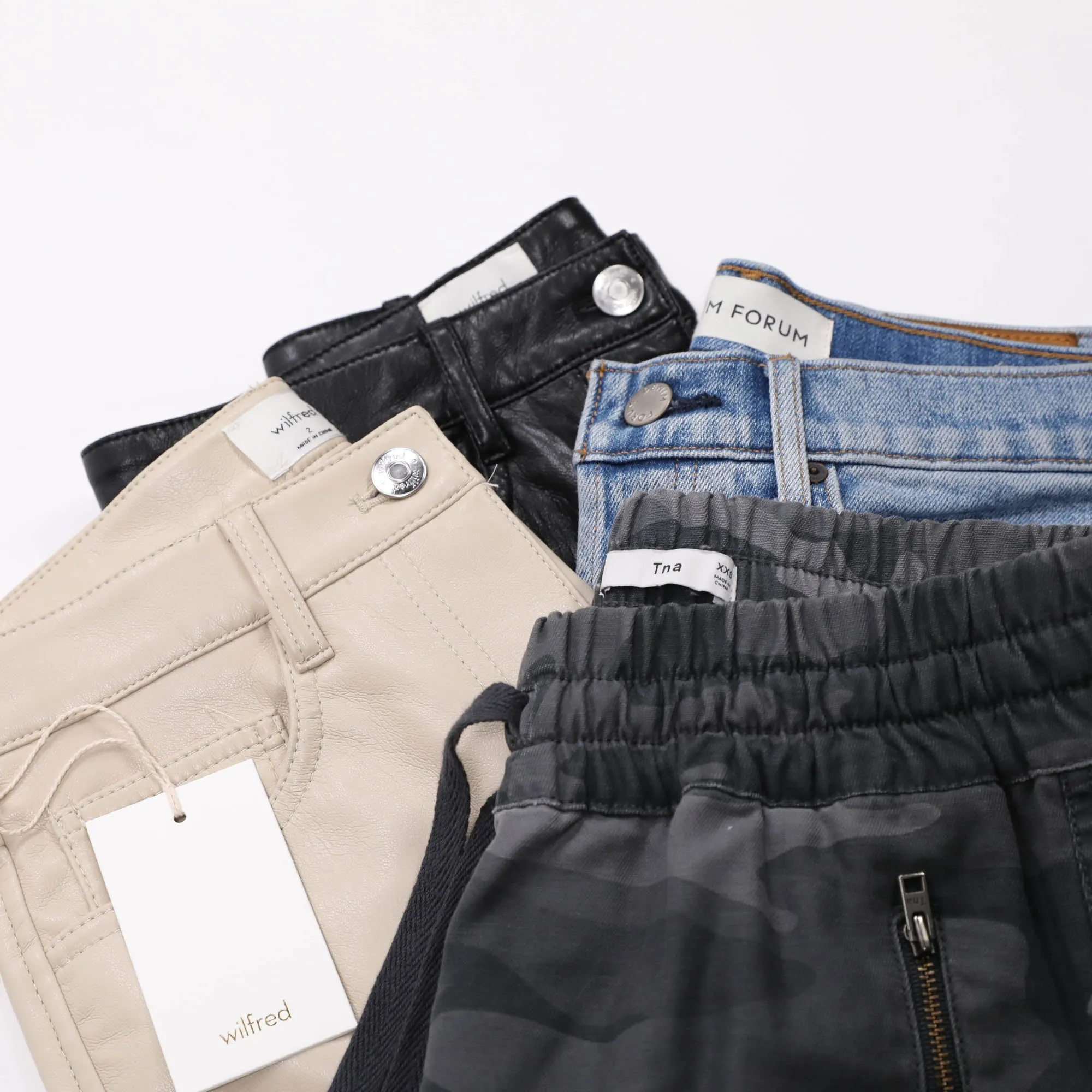 Aritzia Women's Secondhand Wholesale Clothing